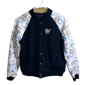 Boy's Sean John Printed King Logo Varsity Jacket Black White Tan Size XL